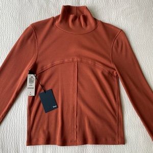 NWT Wilfred Cropped Bodycon Turtleneck✨